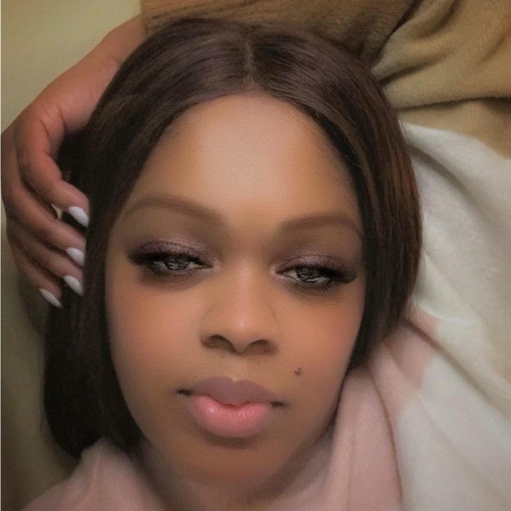 Meet your Posher, Dannielia